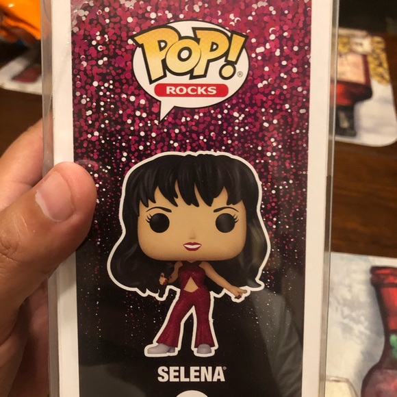 Funkopop Selena #205 🎤 - Picture 2 of 4